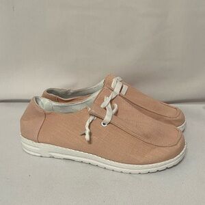NEW Hey Dude (similar) style blush pink slip on casual lightweight shoes 7.5